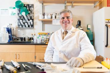  Andrés J. García in his lab